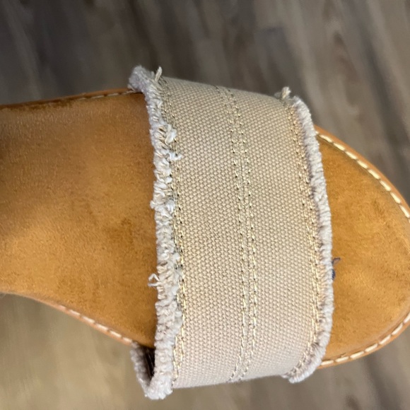 Bob from Skechers Memory Foam Canvas Sandals Velcro Ankle Straps - Picture 5 of 8